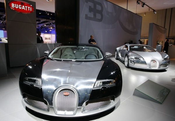 Dubai Motor Show. Bugatti Veyron.