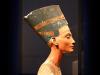 Нефертити была женой фараона Эхнатона.