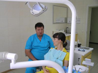 Стоматолог Сергей Земелько советует бывать у стоматолога раз в полгода.