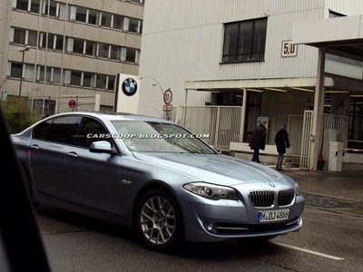 Папарацци "засекли" гибридный седан BMW 5-Series