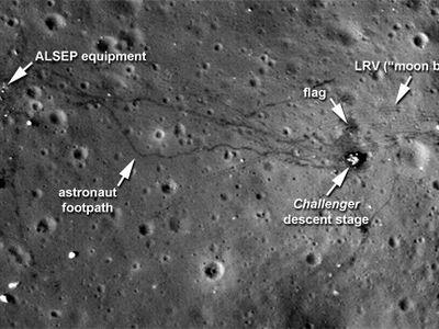 Астрономы NASA получили четкие снимки человеческих следов на Луне