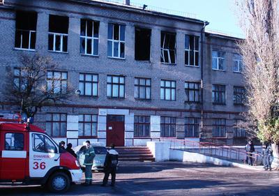 От пожара в енакиевском интернате пострадали сразу две школы