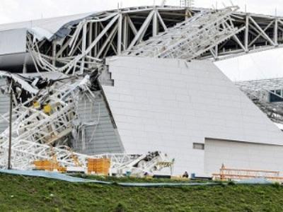 Новый бразильский стадион накрылся: на него рухнул башенный кран (ФОТО)