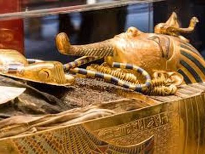 Ученые-египтологи  считают, что в гробнице фараона Тутанхамона была "тайная комната"