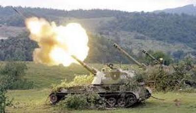 Донецк: мощный исходящий обстрел, подпрыгивает Петровка. Бьют САУ?