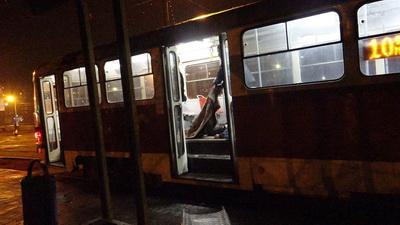 В Мариуполе в трамвае умер пассажир
