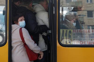 Завтра украинцев начнут штрафовать за отсутствие маски в общественных местах