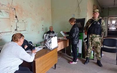 Российские оккупанты озвучили "результаты референдумов"