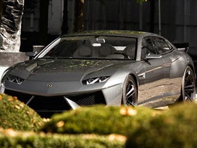 Уже подзабытый проект Lamborghini Estoque неожиданно сняли живьем в немецком городе.