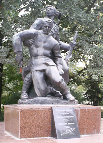 Памятник, изображающий двух раненых бойцов в Артемовске