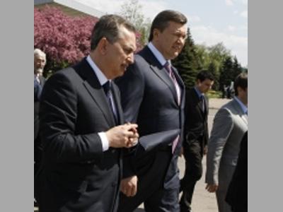 Янукович проконтролировал строительство аэропорта в Донецке