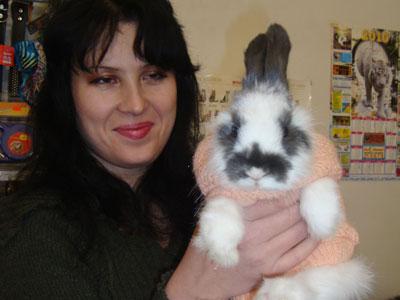 Людмила Анурова: «Кролик породы львиная голова стоит 200 гривен, он неприхотлив и очень красивый».