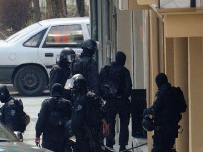 В Болгарии грабителя банка, взявшего заложников, взяли измором