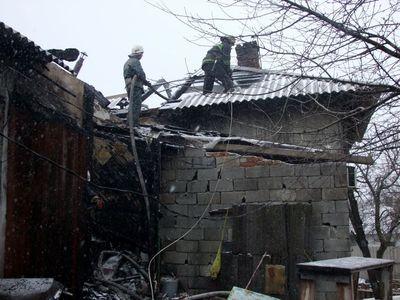 Жуткий пожар лишил женщину жизни, а 20 человек - жилья (ФОТО)