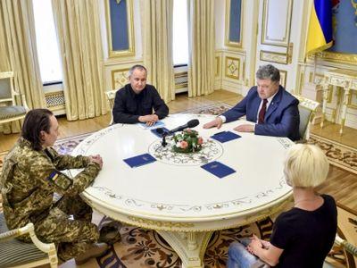 Настоящий полковник: президент Украины встретился с героем, пережившим почти два года донбасского плена