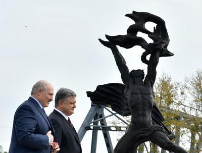 Лукашенко заверил Порошенко, что никто не сможет втянуть Белоруссию в войну против Украины. ВИДЕО