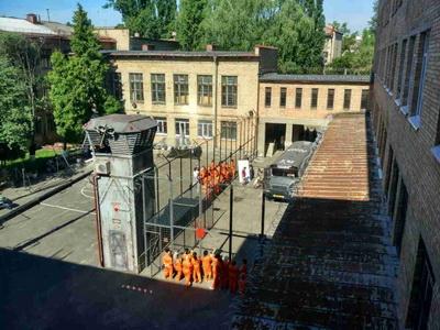 Киевская школа стала площадкой для съемок фильма про американскую тюрьму