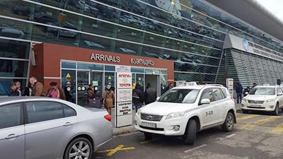 В аэропорту Тбилиси усилили проверку граждан с Украины