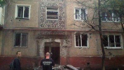 В Горловке обстрелом поврежден многоквартирный дом