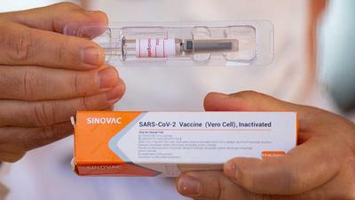 Минздрав зарегистрировал китайскую вакцину CoronaVac