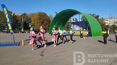 В Славянске стартовали международные соревнования по триатлону