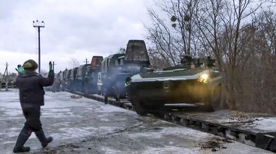 РФ и Беларусь продлили совместные военные учения "из-за обострения на Донбассе"