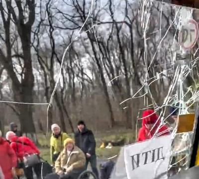 На Луганщине эвакуационная колонна попала под обстрел