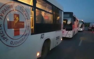 10 автобусов с жителями Мариуполя прибыли в Запорожье