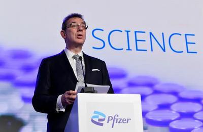 Глава Pfizer предупредил о новой волне COVID