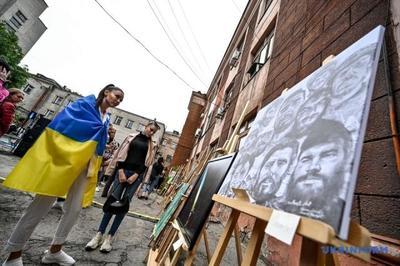В Запорожье провели благотворительный аукцион в поддержку защитников Азовстали