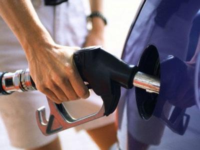 К концу месяца бензин дойдет до восьми гривен за литр